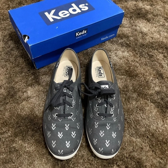 NEW Grey Keds with Arrow Details - Picture 1 of 9